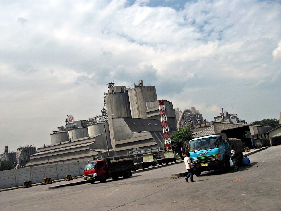 Gubernur Jabar Pastikan Ada Pelanggaran SOP Terkait Hujan Debu Indocement